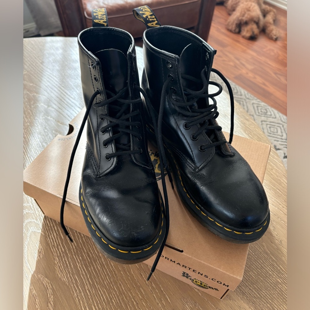 Dr. Martens Air Wair Men’s 8/Women’s 9.  1460 Smooth.  Black, standard fit.